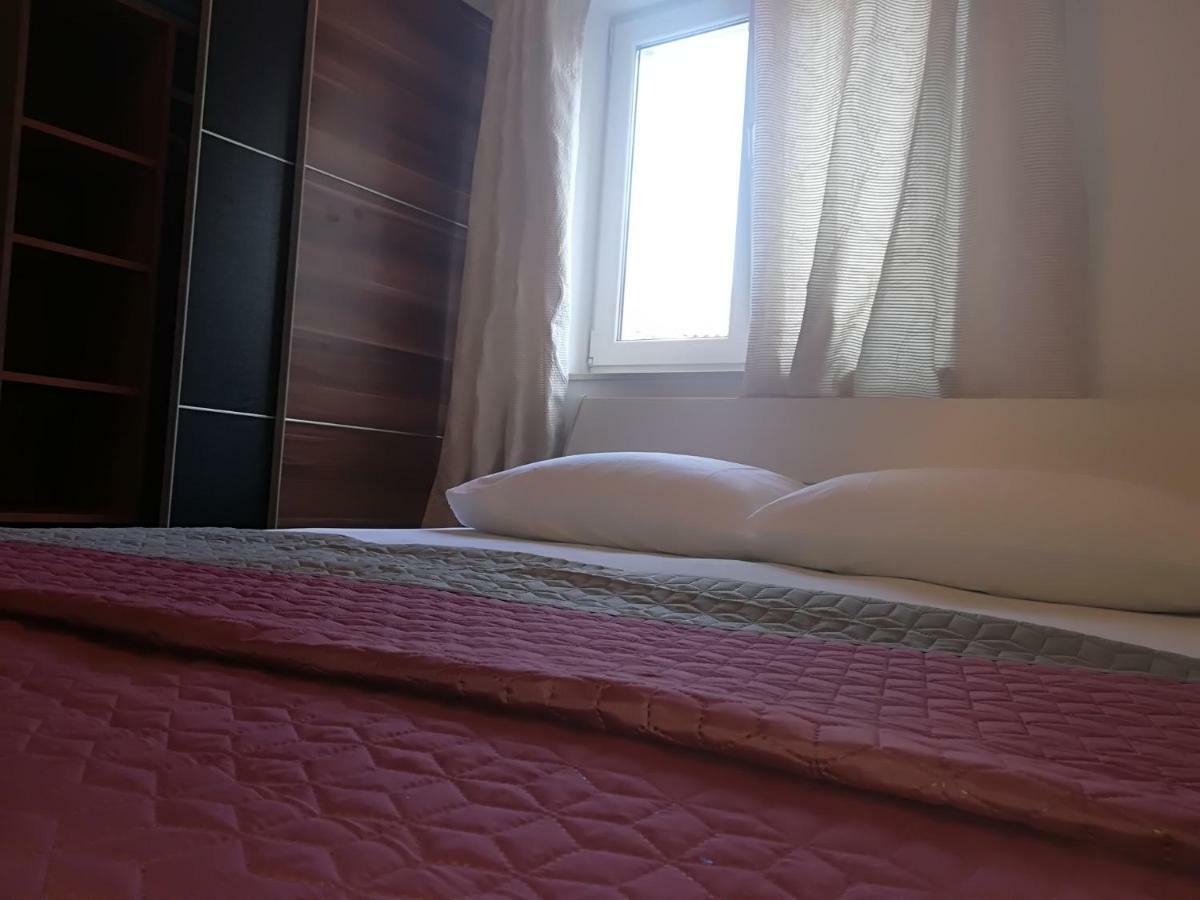 Apartman Brzovic Omis Exterior photo